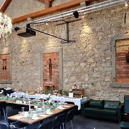 Tesla- Modernes Wohnen Fuer Geschaeftsaufenthalte Oder Ferien 公寓